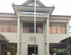 ក្មេងទំនើង០៣នាក់ ត្រូវអាវុធហត្ថរាជធានីភ្នំពេញ បង្ក្រាបពាក់ព័ន្ធនឹងករណីបង្ហោះម៉ូតូលើផ្លូវសាធារណៈ!