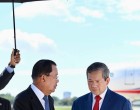 សម្តេចតេជោ ហ៊ុន សែន៖ តាមពិតខ្ញុំមិនចង់និយាយអ្វីទេនៅចំពោះមុខជម្លោះកម្ពុជា-ថៃ ដែលកំពុងត្រូវបានសម្របសម្រួលក្រោមបទឈប់បាញ់ ដើម្បីធានាថាជិវិតកងទ័ព និងប្រជាជនមិនត្រូវស្លាប់ និងរបួសទ្រព្យសម្បត្តិទាំងរដ្ឋ ទាំងឯកជនក៏ដូចជា ហេដ្ឋារចនាសម្ព័នមិនត្រូវបានបំផ្លាញដោយសារសង្គ្រាមផ្ទុះឡើងវិញនោះឡើយ។