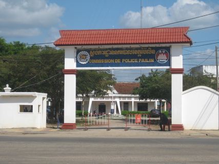 ជនសង្ស័យ​ម្នាក់​ដែល​សមត្ថកិច្ច​ឃាត់ខ្លួន​ករណី​ឃាតកម្ម​សម្លាប់​ទាំង​គ្រួសារ ត្រួវបាន​សមត្ថកិច្ច​បាញ់​ចំ​កំភួនជើង​មួយគ្រាប់ ក្នុង​ករណី​លួច​រត់​ពេល​សួរចម្លើយ​