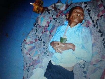 បុរស​ម្នាក់​ស​សៃ​ប្រគ្រៀវ​ទាញ​ធ្លាក់​ពីលើ​ម៉ូតូ​ឌុប​បោក​ក្បាលថ្នល់​បែក​ស្លាប់​នៅ​កន្លែង​ង​កើតហេតុ​