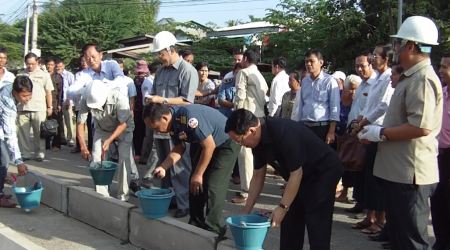 ​ប្រកាស​បើក​ការដ្ឋាន​ស្ថាបនា​ផ្លូវភ្លោះ លេខ​១៥៣ ប្រវែង​១៧០០​ម៉ែត្រ និង​ដាក់​អំពូល​ភ្លើង ២៦ ដើម​