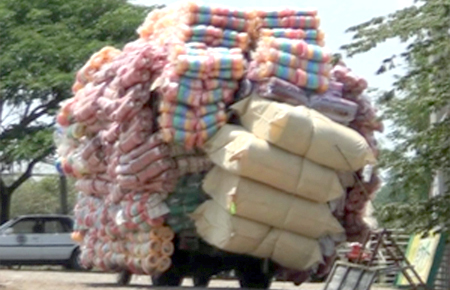 នគរបាល​ប្រឆាំង​បទល្មើស​សេដ្ឋកិច្ច​ខេត្ត​មាន​វិធានការ​ត្រួតពិនិត្យ ចំពោះ​រថយន្ត​ដឹក​សំពីងសំពោង​និង​លួច​បង្កប់​ឥ​វ៉ាន់​គេចពន្ធ​