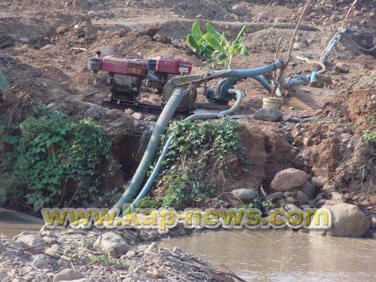 ជនជាតិ​វៀតណាម​ប្រើ​គ្រឿងចក្រ​កាយ​រែង​មាស​ត្បូង មន្ត្រី​ជំនាញ​និង​អជ្ញាធ​រថា កែលំអ​ច្រាំង​ស្ទឹង​