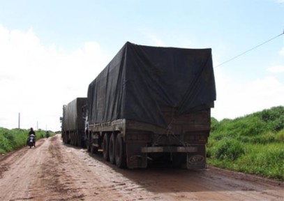 មេ​ឈ្មួញ តាំង អេង ប្រមូល​ទិញ​ឈើ​ប្រណីត​ខុសច្បាប់ និង​កាប់​បំផ្លាញ​ព្រៃឈើ រួច​ដឹក​ចេញពី​តំបន់​ឧទ្យាន​ជាតិ​វីរ​ជ័យ​ទៅ​លក់​នៅ​ប្រទេស​វៀតណាម​