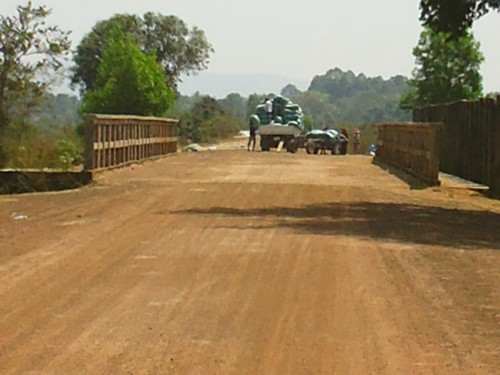 ​ប្រជាពលរដ្ឋ​ចំនួន ៤​ភូមិ ក្នុង​ឃុំ​ស្វាយជ្រុំ ស្រុករ​លាប្ពៀរ មិន​សប្បាយចិត្ត ចំពោះ​អាជ្ញាធរ​ឃុំ ដែល​ធ្វើអោយ​រាំងស្ទះ​ដំណើរការ គម្រោង​ស្តារ​ប្រឡាយទឹក​សម្រាប់​ធ្វើ​ស្រែប្រាំង​