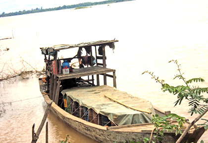 លោកខេ​ង សុភានា​យការិ​យាល័យន​គរបាល​ប្រឆាំង​បទល្មើ​សសេ​ដ្ឋកិច្ច​ខេត្តស្ទឹ​ងត្រែ​ង​សំបូរ​រឿង​អាស្រូវជា​ច្រើនខាងប្រព្រឹ​ត្តបទ​ល្មើសសេ​ដ្ឋកិ​ច្ចអង្គ​​ភាពប្រ​ឆាំ​ងអំពើ​ពុករលួយគួ​រស៊ើប​អង្កេតជា​បន្ទាន់?