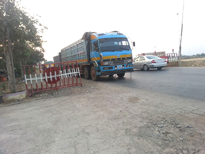 លោក ​លេវ ​ណល់ ​លោក ​ទិត ណារិ​ន និង​ លោក ​វ៉ាន់ វុទ្ធី ​បន្តដាក់​ប៉ុស្តិ៍ជជុះ​ទាំង​យប់ទាំង​ថ្ងៃដើ​ម្បីជំរិ​តទារប្រា​ក់ពីអ្ន​កដឹក​ទំនិញ​គ្រប់ប្រ​ភេទយ៉ាង​អនាធិប​តេ​យ្យ?