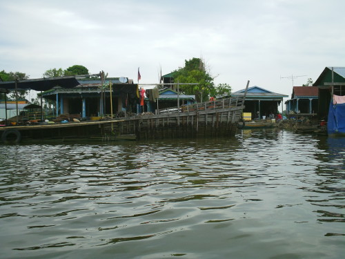 បទល្មើស នេសាទ​ច្រើន​ប្រភេទ​កំពុង​កើតមាន​យ៉ាង​អនាធិបតេយ្យ​ក្នុង​ទឹកដី​ឃុំ​ផាត់ សណ្តា​យ​