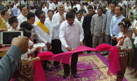 ឯកឧត្តម ស ខេង ជុំរុញ​អោយ​ប្រជាពលរដ្ឋ​ធ្វើ​អត្តសញ្ញាណប័ណ្ណ និង​ប័ណ្ណ​ការងារ​ក្នុង​ពិធី​បច្ចុះ​ខ័ណ្ឌសីមា​