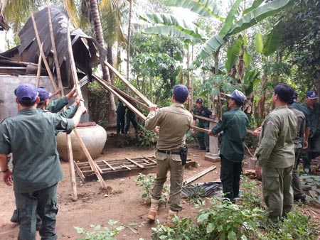 ភ្លៀង​ធ្លាក់ ១ មេ​បង្កើត​ខ្យល់​កន្ត្រាក់​បង្ក​ខូចខាត​ផ្ទះ ៤៦ ខ្នង និង​បាក់​បង្គោល​អង់​តែ​ន​ទូរស័ព្ទ ១​គ្រឿង​