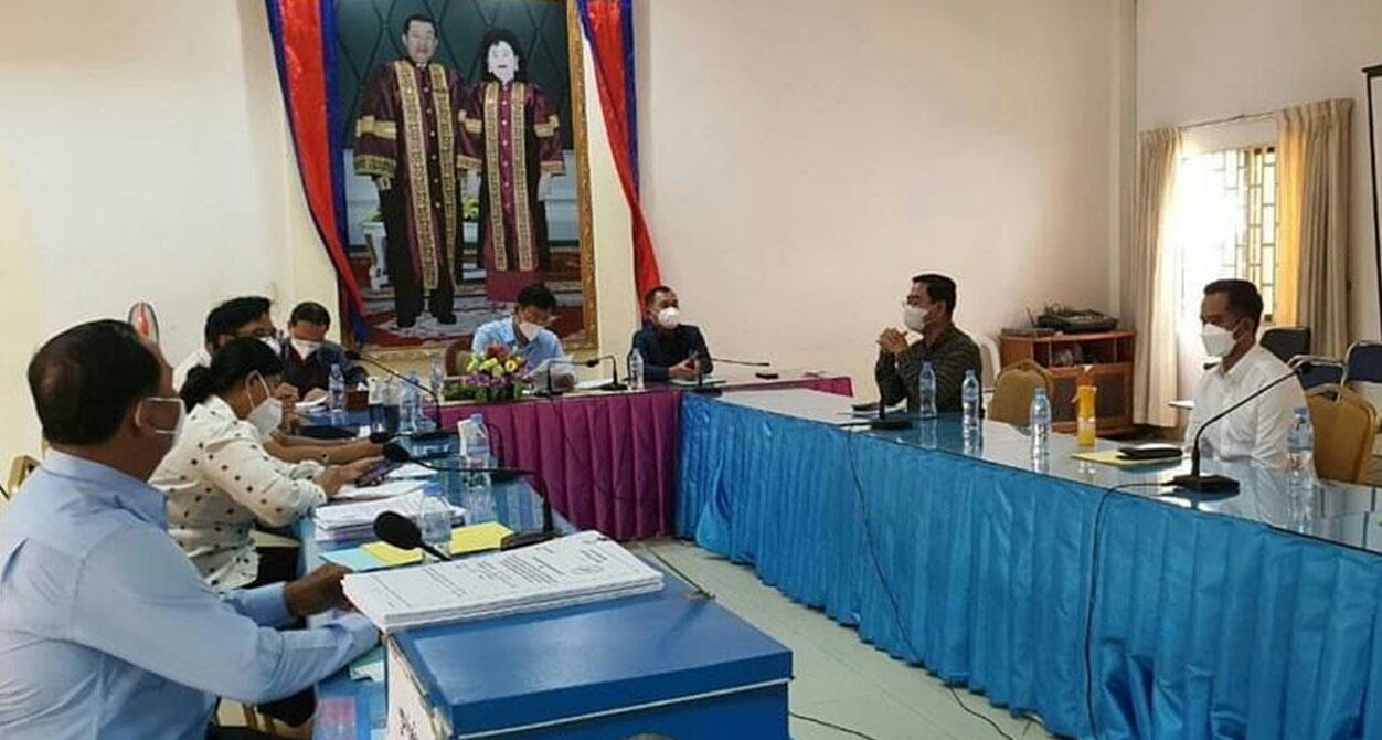 រដ្ឋបាលខណ្ឌឫស្សីកែវ ដាក់ឱ្យក្រុមហ៊ុនចំនួន៣ ប្រគួតប្រជែងដេញថ្លៃជួសជុលផ្លូវបេតុង អណ្ដូងលូ ស្ដារលូ និងដាក់ប្រព័ន្ធលូ ចំនួន២គម្រោង ដើម្បីបម្រើផលប្រយោជន៍រួមជូនប្រជាពលរដ្ឋ