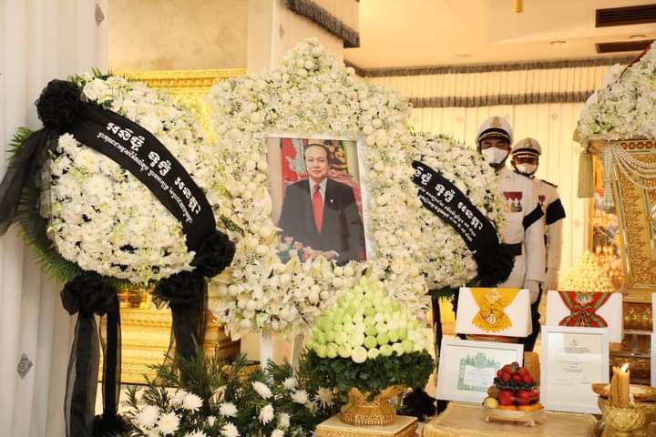 សម្តេចវិបុលសេនាភក្តី អញ្ជើញដឹកនាំគណៈប្រតិភូជាន់ខ្ពស់ព្រឹទ្ធសភា គោរពវិញ្ញាណក្ខន្ធព្រះសព សម្តេចក្រុមព្រះនរោត្តម រណឬទ្ធិ