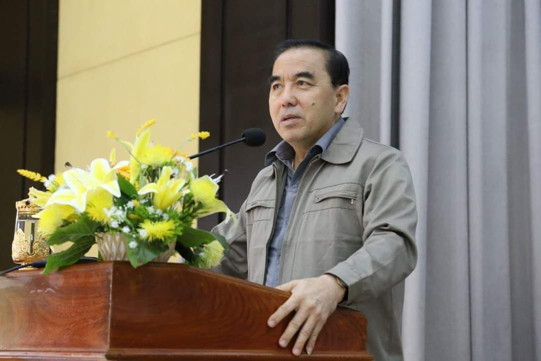 លោករដ្ឋមន្ត្រី វេង សាខុន បាននាំយកអាវរងា ចំនួន ១.០៥៧ សម្រាប់ និងថវិកាមកចែកជូនចាស់ជរាគ្មានទីពឹងក្នុងស្រុកកំពង់សៀម ដោយឡែកការរៀបចំពិធីថ្ងៃនេះ បានធ្វើឡើងសម្រាប់ចែកជូន ចាស់ជរាគ្មានទីពឹង ចំនួន៤០៦ នាក់ (ស្រ្តី ២៩៩) តំណាងឲ្យចាស់ជរាដែលអញ្ជើញមកពី ៥ឃុំ