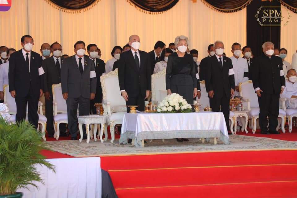 សម្ដេចតេជោ ហ៊ុន សែន អញ្ជើញចូលរួមក្នុងពិធីថ្វាយព្រះភ្លើងព្រះសព សម្ដេចក្រុមព្រះ នរោត្តម រណឫទ្ធិ