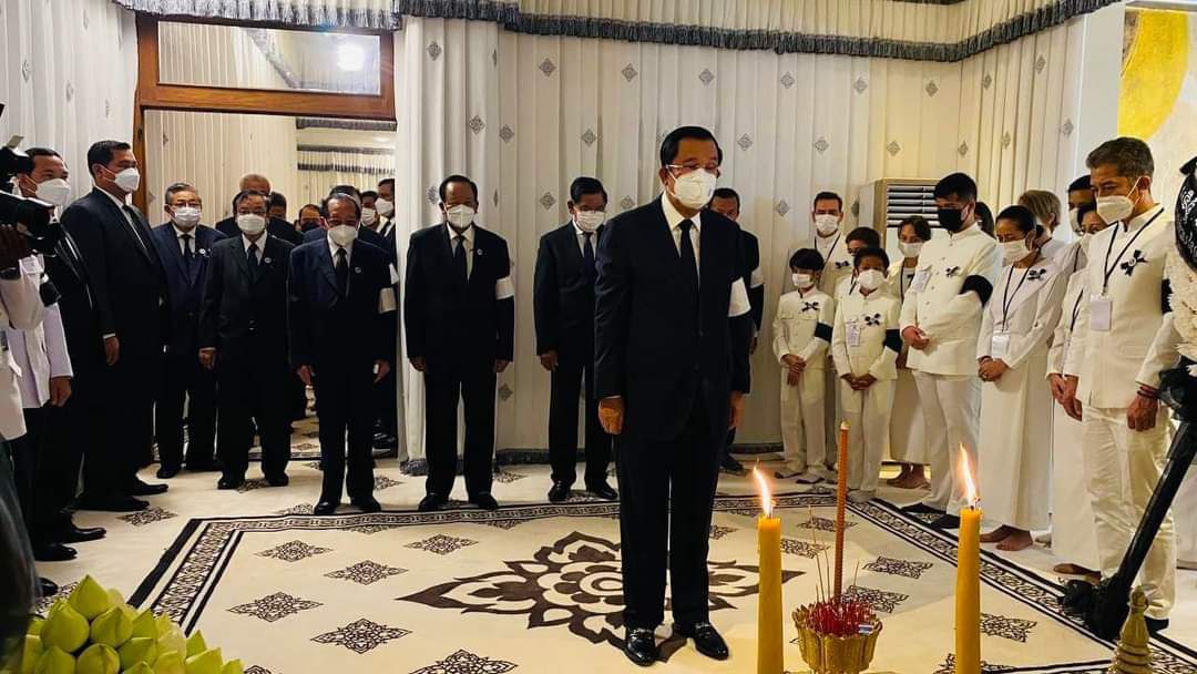 សម្តេចតេជោ ហ៊ុនសែន បានដឹកនាំគណៈប្រតិភូជាន់ខ្ពស់នៃរាជរដ្ឋាភិបាលកម្ពុជា អញ្ជើញគោរពព្រះវិញ្ញាណក្ខន្ធ ព្រះសព សម្តេចក្រុមព្រះ នរោត្តម រណឫទ្ធិ