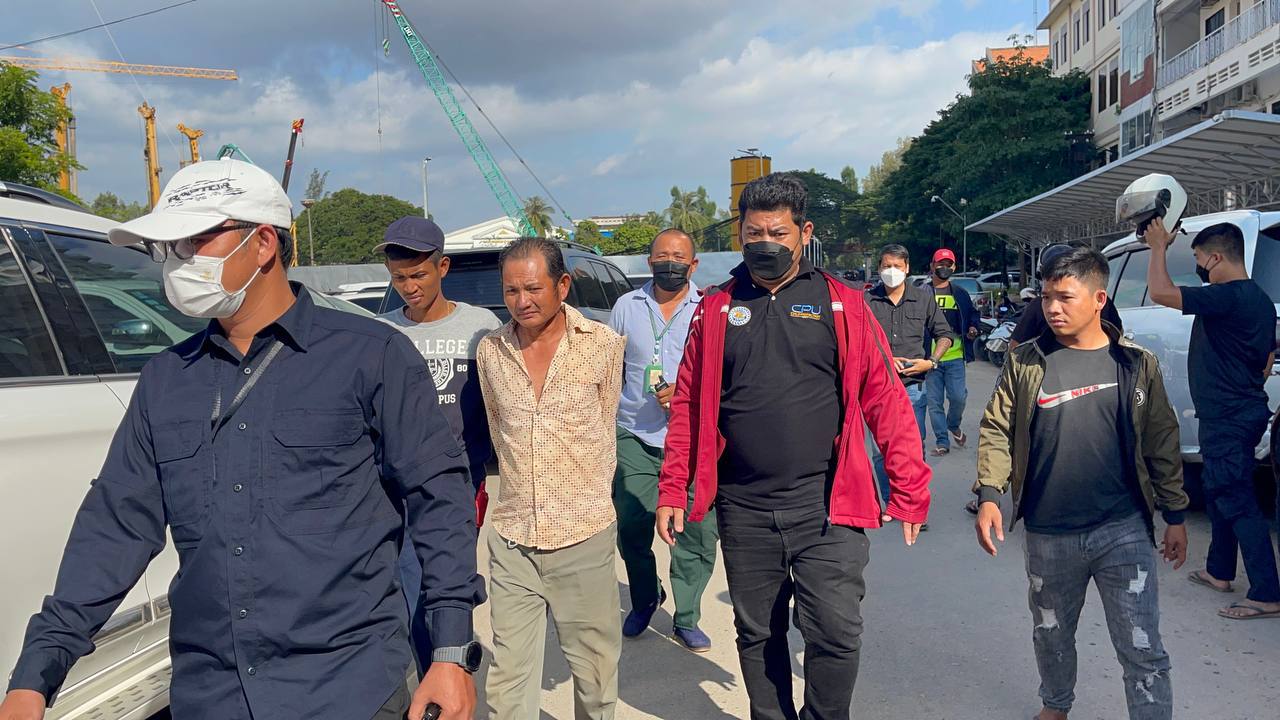 ពិតជាឈាមស្រែកស្បែកហៅមែន!! នគរបាលព្រហ្មទណ្ឌក្រសួងមហាផ្ទៃ បំបែកសំណុំរឿងបុរសជាប្តីសម្លាប់ប្រពន្ធនៅក្រុងសៀមរាប ហើយរត់គេចខ្លួនមកភ្នំពេញ