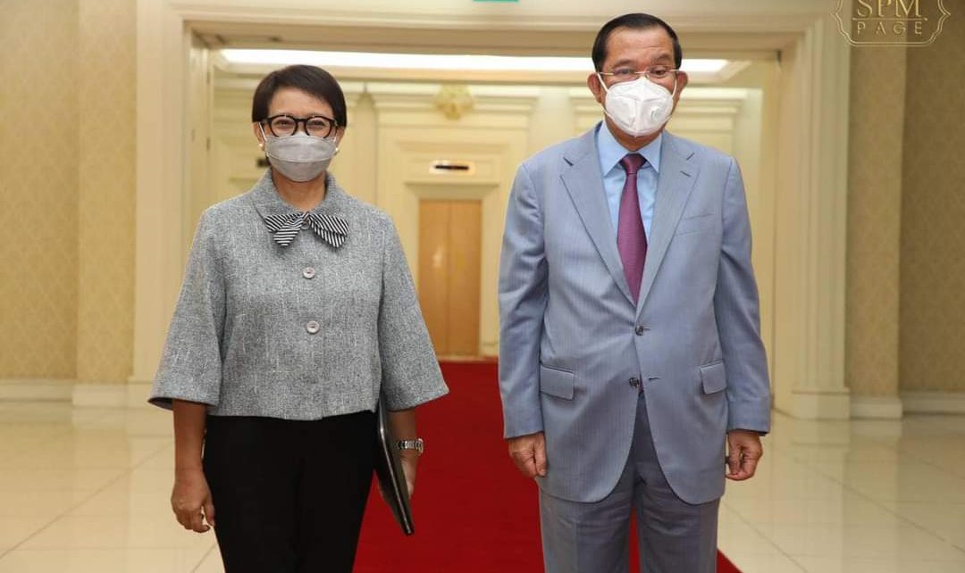 សម្ដេចតេជោ ហ៊ុន សែន អញ្ជេីញជួបលោកជំទាវ រដ្ឋមន្ត្រីការបរទេសឥណ្ឌូណេស៊ី ចូលជួបសម្ដែងការគួរសម និងពិភាក្សាការងារ