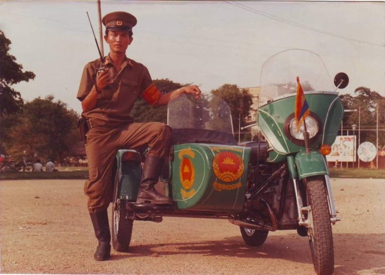 លោកឧត្តមសេនីយ៍ឯក រ័ត្ន ស៊្រាង ÷អតីតកាល វិលមកវិញ ម៉ូតូកង់បី សម័យមុន ដែលធ្លាប់បានបើក បានផ្តល់នូវការចងចាំ ជាអនុស្សាវរីយ៍ដ៏កម្រមួយសម្រាប់ខ្ញុំ