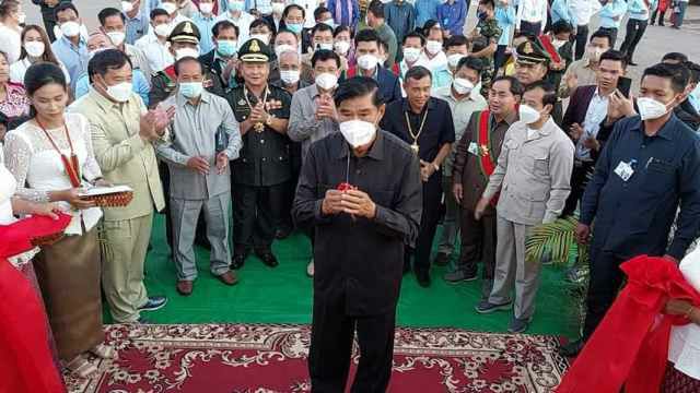 អបអរសាទរ.ពិធីសម្ភោធដាក់ឲ្យប្រើប្រាស់ជាផ្លូវការរង្វង់មូលស្រអែម រូបសំណាកគោបូរៈទី៥ប្រាសាទព្រះវិហារ