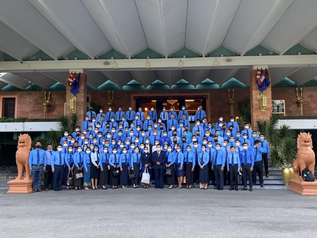 ប្រតិភូសិក្ខាកាមនៃសាលាភូមិន្ទរដ្ឋបាលចំនួន១១២រូប ធ្វើទស្សនកិច្ចសិក្សានៅរដ្ឋសភា និងព្រឹទ្ធសភានៃព្រះរាជាណាចក្រកម្ពុជា