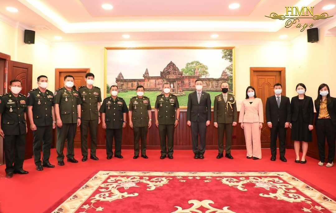 លោកឧត្តមសេនីយ៍ឯក ហ៊ុន ម៉ាណែត ទទួលជួបពិភាក្សាការងារជាមួយ ឯកអគ្គ Teo Eng Dih អនុរដ្ឋលេខាធិការ នៃក្រសួងការពារជាតិសិង្ហបុរី