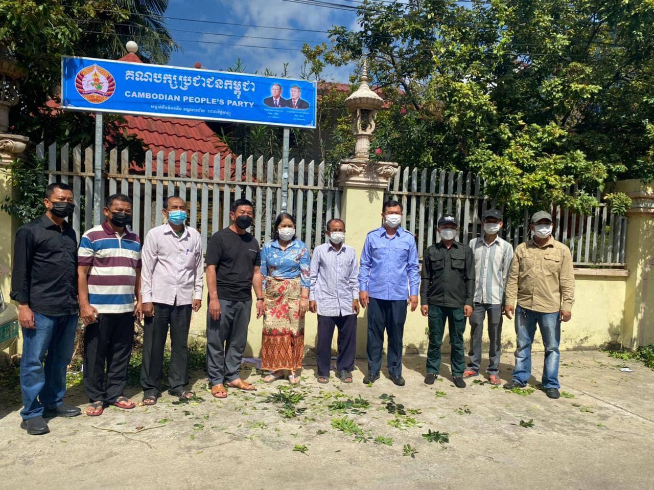 លោក ស ថេត បំពាក់អំពូលភ្លើងសូឡាចំនួន៥០អំពូល នៅក្នុងមូលដ្ឋានសង្កាត់បឹងទំពន់ទី១ ខណ្ឌមានជ័យ