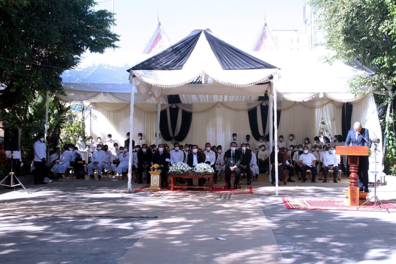 រដ្ឋមន្ត្រីក្រសួងពាណិជ្ជកម្ម អញ្ជើញចូលរួមពិធីផ្ដល់ភ្លើងបូជាសព លោក ចាន់ រ៉ាស៊ី រដ្ឋលេខាធិការក្រសួង ពាណិជ្ជកម្ម