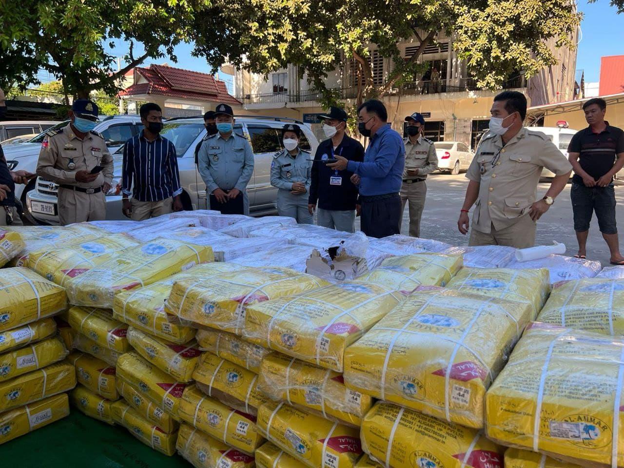 កម្លាំងសមត្ថកិច្ចចម្រុះខេត្តកណ្តាល បង្ក្រាបការនាំចូលសាច់គោ និងក្របីខុសច្បាប់ពីប្រទេសវៀតណាមប្រមាណ៣តោន