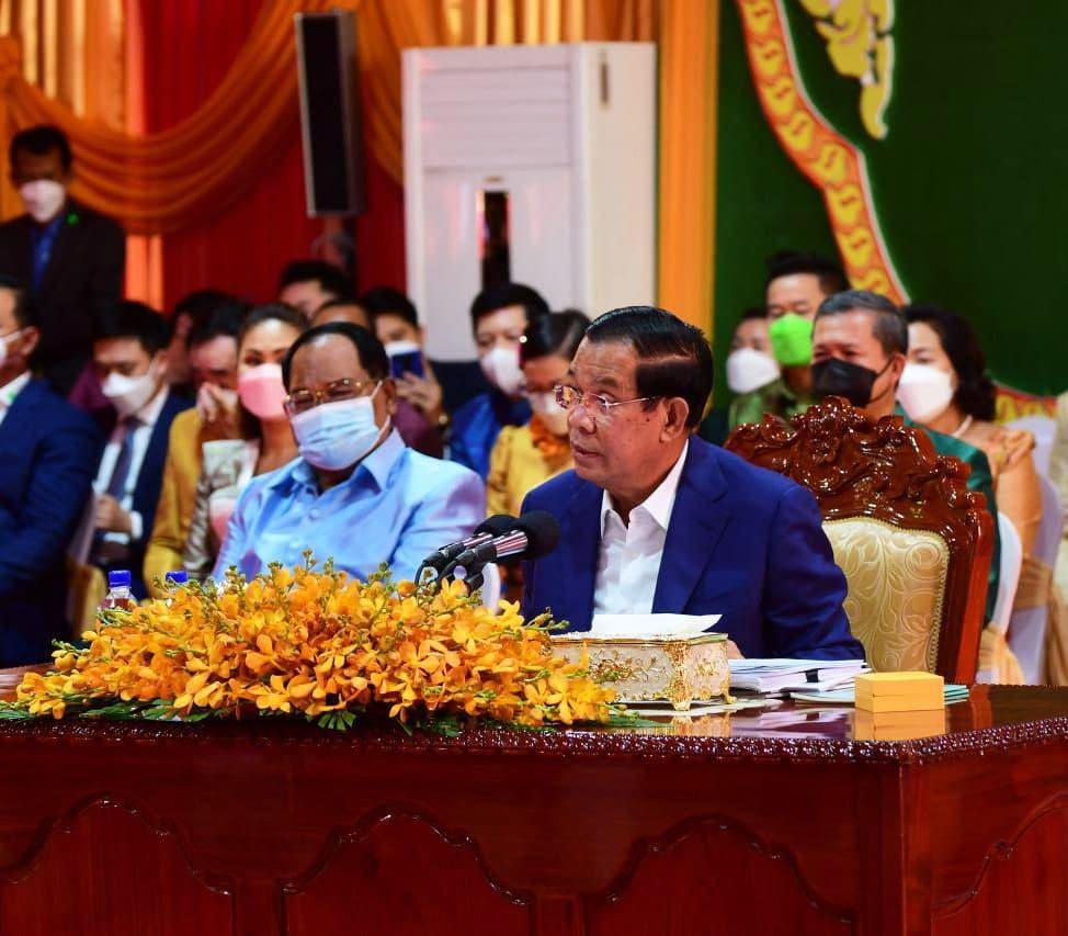 ខ្សែភាពយន្តភាគខ្នាតធំ រឿងកូនប្រុសក្រោមពន្លឺព្រះចន្ទពេញបូណ៌មី ដែលជាភាពយន្តប្រវត្តិសាស្រ្ត ឆ្លុះបញ្ចាំងពីជីវិតពិតៗ របស់សម្តេចតេជោ ហ៊ុន សែន នាយករដ្ឋមន្ត្រីកម្ពុជា និងសម្តេចកិត្តិព្រឹទ្ធបណ្ឌិត ប៊ុន រ៉ានី ហ៊ុនសែន ដែលជាកុលបុត្រដ៏ឆ្នើមទាំងទ្វេ ក្នុងការតស៊ូសង្គ្រោះជាតិមាតុភូមិ និងប្រជាជនកម្ពុជា