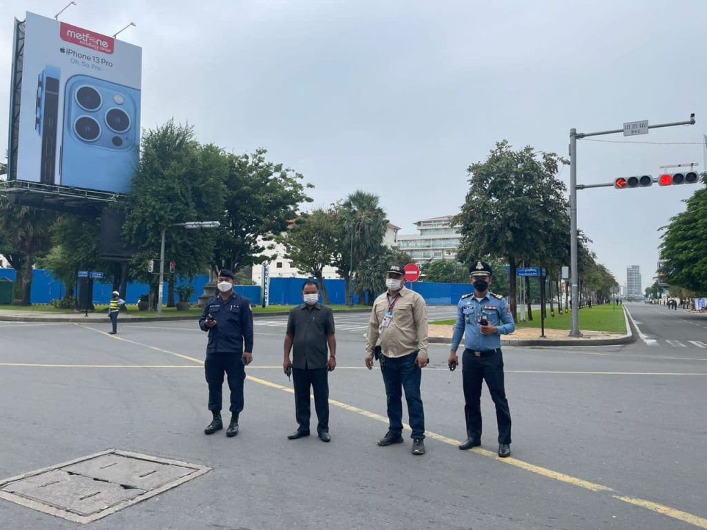 អាជ្ញាធរខណ្ឌដូនពេញបន្តចុះរៀបចំសណ្តាប់ធ្នាប់ក្នុងមូលដ្ឋាន