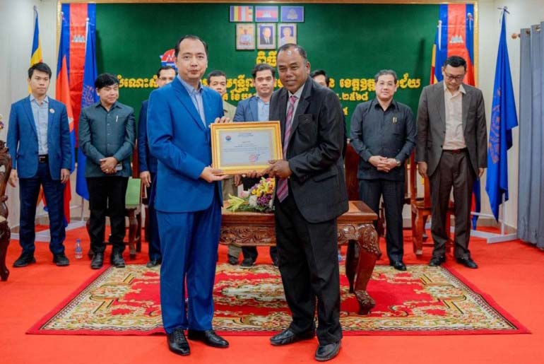 រដ្ឋមន្ត្រីក្រសួង​ព័ត៌មាន​៖ មន្ទីរ​ព័ត៌មាន​ជា​សេនាធិការ​របស់​រដ្ឋបាល​រាជធានី​-​ខេត្ត ត្រូវ​ខិតខំ​បន្ត​ផលិត និង​ផ្សព្វផ្សាយ​ព័ត៌មាន​ពី​សក្តានុពល​ខេត្ត​ឱ្យបាន​ច្រើន និង​ចូលរួម​ទប់ស្កាត់​ព័ត៌មាន​ក្លែងក្លាយ