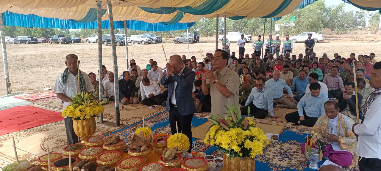 អភិបាលខេត្តស្វាយរៀងអញ្ជើញជាអធិបតីភាពដ៏ខ្ពង់ខ្ពស់ក្នុងពិធីក្រុងពាលីបើកការដ្ឋានសាងសង់ទីលានចាក់សំរាមថ្មីស្ថិតនៅ ភូមិច្រកម្ទេស សង្កាត់ច្រកម្ទេស ក្រុងបាវិត