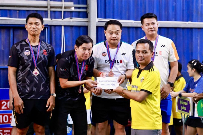 ឯកឧត្តមអភិសន្តិបណ្ឌិត ស សុខា អញ្ជើញជាអធិបតីពិធីបិទការប្រកួតកីឡាវាយសី អបអរសាទរទិវាជ័យជម្នះ ៧មករា ខួបលើកទី៤៦
