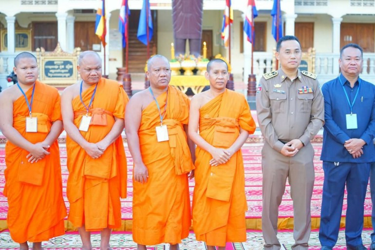 ​អភិបាល​ខេត្ត​កំពង់ធំ អញ្ជើញ​បើក​វិញ្ញាសា​ប្រឡង​យក​វិញ្ញាបនបត្រ​ពុទ្ធិក​បឋមសិក្សា​បាលី​រង នៅ​វត្ត​កំពង់ធំ​