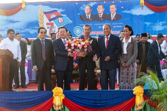 ​រដ្ឋបាល​ខេត្ត​បាត់ដំបង ប្រារព្ធ​ខួប​អនុស្សាវរីយ៍ លើក​៤៦ នៃ​ទិវា​ជ័យជម្នះ ៧ មករា មាន​អ្នកចូលរួម​ជាង​៧ ពាន់​នាក់