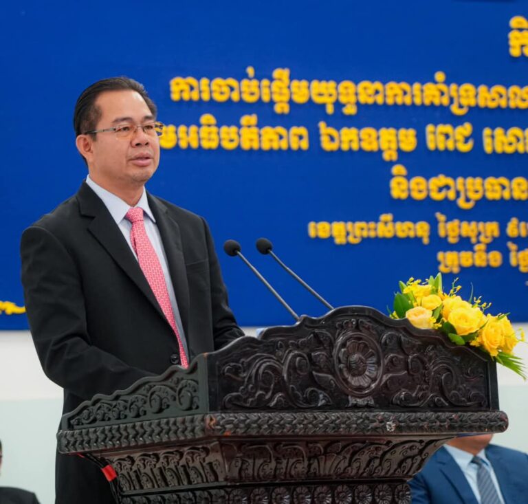 ឯកឧត្តម ម៉ា​ង ស៊ី​ណេត អភិបាលខេត្ត​ព្រះសីហនុ អញ្ជើញ​ចូលរួម​កិច្ចប្រជុំ​ការចាប់ផ្តើម​យុទ្ធនាការ​គាំទ្រ​សាលារៀន​គោលដៅ គ​.​វ​.​អ ក្នុង​ខេត្ត​