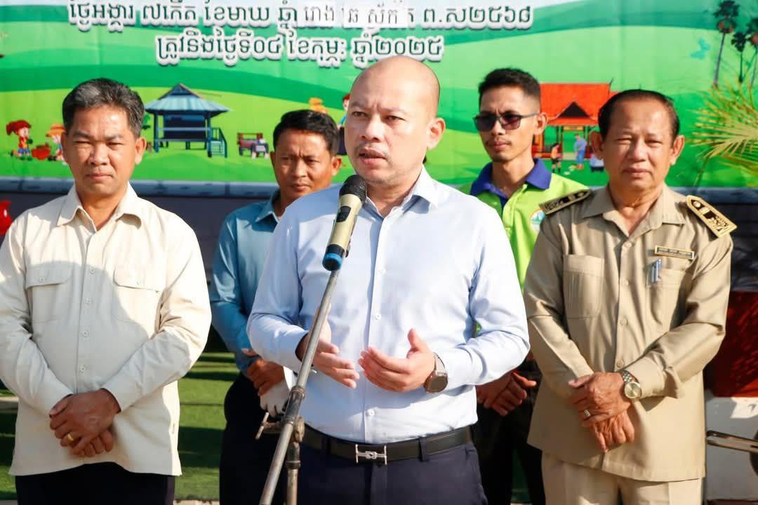 អភិបាលខេត្តស្វាយរៀង ដឹកនាំបើកយុទ្ធនាការសម្អាតផ្លូវជាតិ ក្រោមប្រធានបទ «ផ្លូវជាតិគ្មានសំរាមប្លាស្ទិក»