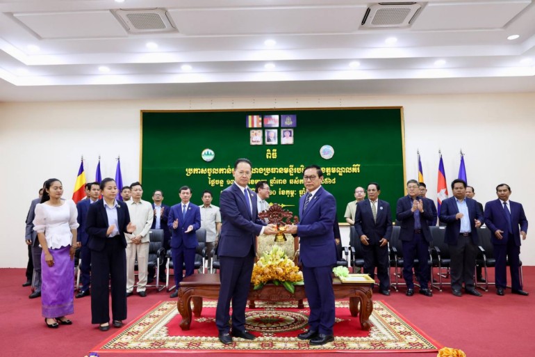 រដ្ឋមន្ត្រី​ក្រសួង​បរិស្ថាន​ជំរុញ​ឱ្យ​ប្រធាន​មន្ទីរ​បរិស្ថាន​ថ្មី​ត្រូវ​បង្កើន​កិច្ចសហការ​ល្អ ជាមួយ​អាជ្ញាធរ​និង​ដៃគូ​ពាក់ព័ន្ធ ធ្វើឱ្យ​ខេត្ត​មណ្ឌល​គី​រី​មាន​ភាព​ស្អាត មាន​ភាព​បៃតង និង​ការទាក់ទាញ​ទេសចរ​