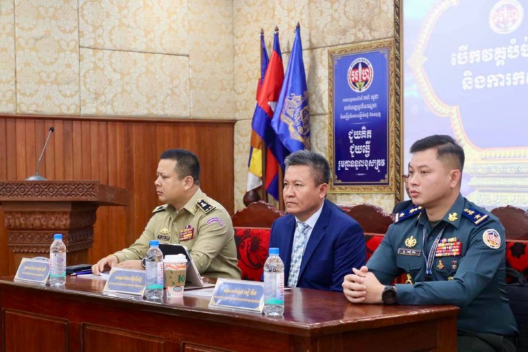 កង​រាជ​អាវុធហត្ថ​ខេត្ត​សៀមរាប និង​ស្នងការ​នគរបាល​ខេត្តសៀមរាប សហការ​គ្នា​បើក​វគ្គ​សិក្សា បំប៉ន​ជំនាញ​នគរបាល​យុត្តិធម៌ ដល់​មន្ត្រី​ជំនាញ​នគរបាល​យុត្តិធម៌ អង្គភាព​ទាំង​២
