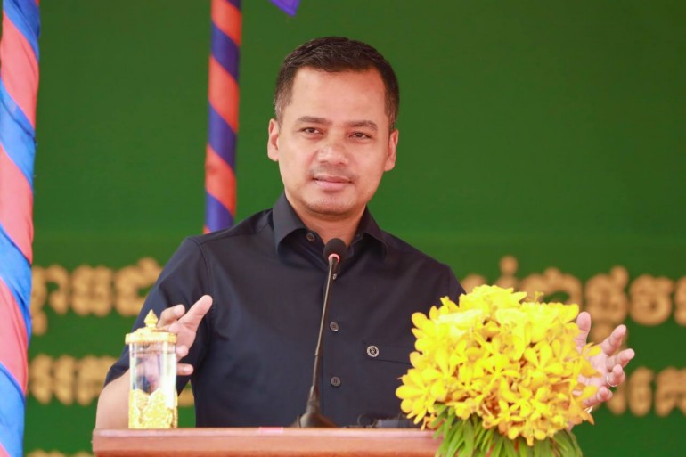 ឯកឧត្តម​អភិ​សន្តិ​បណ្ឌិត ស សុខា ស្ញប់ស្ញែង​ចំពោះ​អង្គការ និង​សប្បរ​សជន ដែល​ជួយ​សង់​សាលារៀន បាន ៩០​ខ្នង នៅ​កម្ពុជា