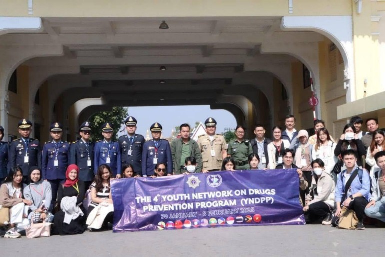 នគរបាល​ច្រកទ្វា​អន្តរជាតិ​ប៉ោយ​ប៉ែត សម្របសម្រួល​បែបបទ​ចេញពី​ប្រទេស​ជូន​ប្រតិភូ​ក្រុមប្រឹក្សា​ត្រួតពិនិត្យ​គ្រឿងញៀន​ថៃ (ONCB)