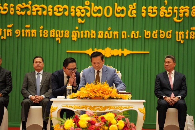 ​សម្តេច​មហា​បវរ​ធិបតី ហ៊ុន ម៉ា​ណែ​ត​៖ សាលា​ជំនាន់​ថ្មី និង​មជ្ឈមណ្ឌល​សិក្សា​ទំនើប​មិន​ដូចគ្នា​ទេ​, សាលា​ជំនាន់​ថ្មី​អត់​មាន​រំសាយ​នោះទេ គឺ​នឹង​មាន​ពង្រីក​បន្ថែម
