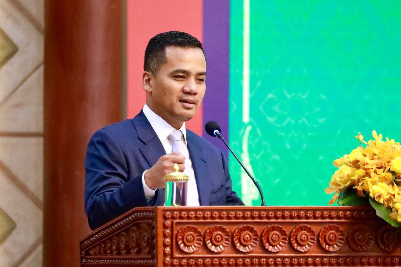 ៨មីនា ៖ ឯកឧត្តមអភិសន្តិបណ្ឌិត ស សុខា ជំរុញឱ្យបង្កើនចំនួនស្ដ្រីក្នុងវិស័មហាផ្ទៃ!