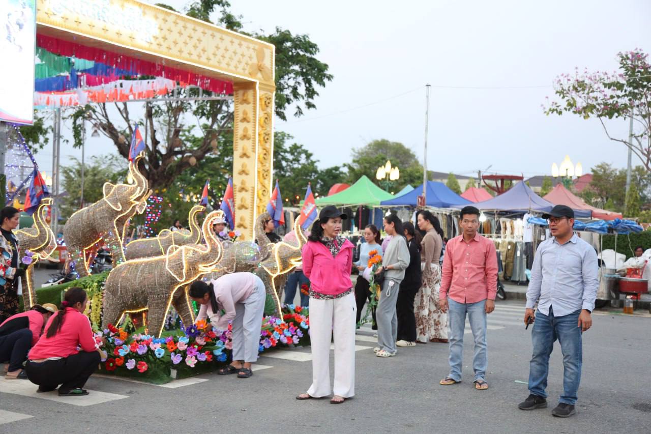 អភិបាលខេត្តប៉ៃលិន ពិនិត្យមើលការរៀបចំត្រៀមសម្រាប់សង្ក្រាន្តប៉ៃលិន នៅក្នុងឱកាសបុណ្យចូលឆ្នាំថ្មីប្រពៃណីជាតិខ្មែរនាពេលខាងមុខ