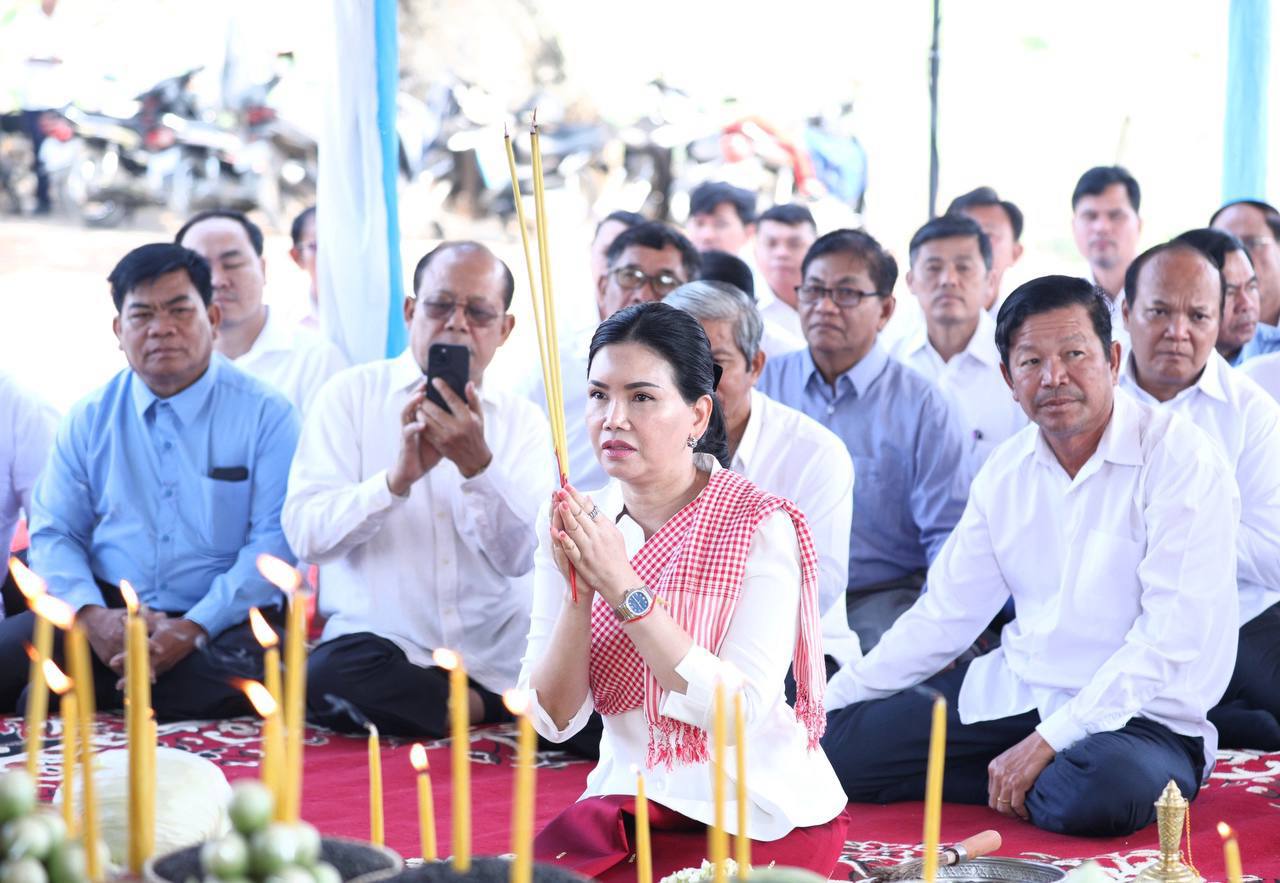 រដ្ឋបាលខេត្តប៉ៃលិន ប្រារព្ធពិធីក្រុងពលីបួងសួងសុំសេចក្តីសុខត្រៀមរៀបចំព្រឹត្តិការណ៍សង្ក្រាន្តប៉ៃលិន ដើម្បីបង្កឱកាស ឱ្យពលរដ្ឋ និងភ្ញៀវទេសចរ មកកម្សាន្តសប្បាយ