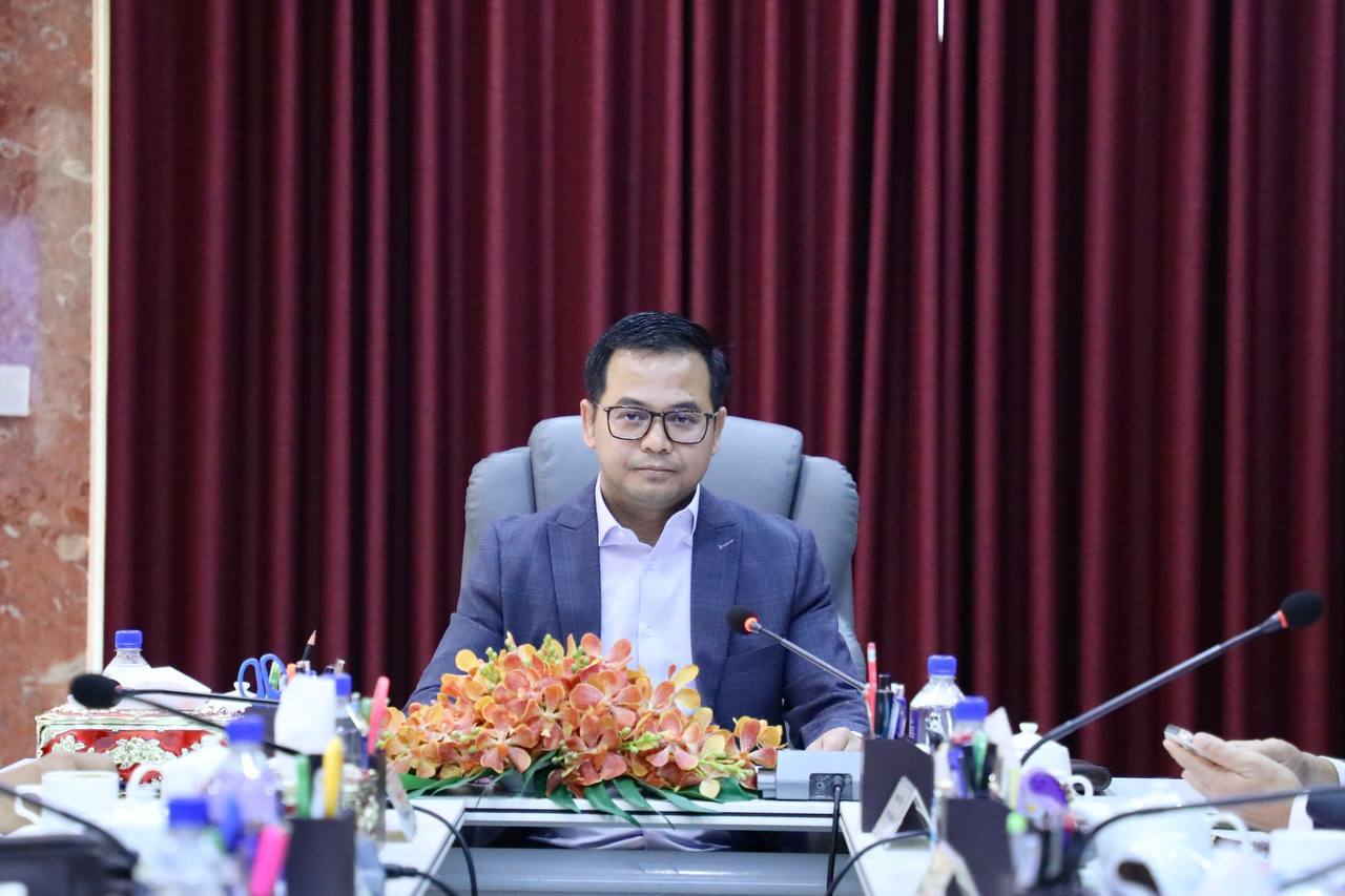ឯកឧត្តមបណ្ឌិត ជិន ម៉ាលីន រដ្ឋលេខាធិការប្រចាំការក្រសួងយុត្តិធម៌ និងជាប្រធានគណៈកម្មការដំឡើងថ្នាក់ និងឋានន្តរស័ក្តិ សម្រាប់ចៅក្រម និងព្រះរាជអាជ្ញា បានអញ្ជើញដឹកនាំកិច្ចប្រជុំគណៈកម្មការដំឡើងថ្នាក់ និងឋានន្តរស័ក្តិសម្រាប់ចៅក្រម និងព្រះរាជអាជ្ញា