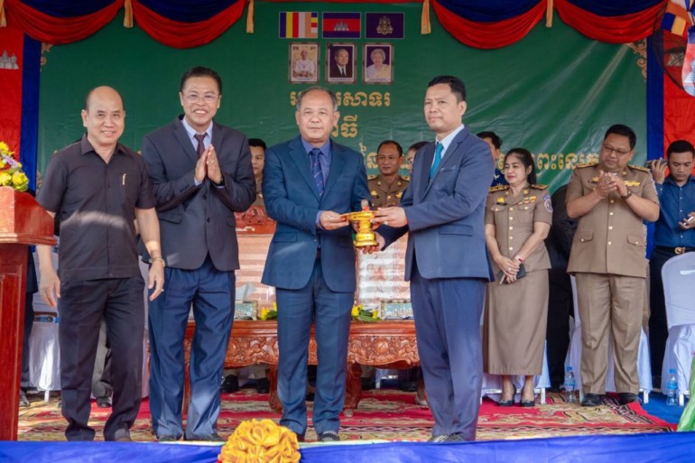 រដ្ឋបាល​ខេត្ត​បន្ទាយមានជ័យ រៀបចំ​ពិធី​ប្រកាស​ចូល​កាន់​មុខតំណែង​អភិបាល​ស្រុក​ព្រះនេត្រព្រះ​