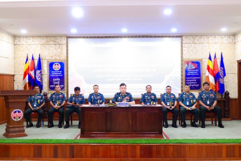 ឧត្តមសេនីយ៍ត្រី សៀ ទីន អញ្ជើញ​ជា​អធិបតី​ក្នុង​ពិធី​ប្រជុំ​ត្រួតពិនិត្យ​ការអនុវត្ត​តួនាទី​ភារកិច្ច​ប្រចាំ​ខែ​កុម្ភៈ ទិសដៅ​ការងារ​ខែ​មីនា ឆ្នាំ​២០២៥ និង​ប្រកាស​តែងតាំង​ផ្លាស់ប្តូរ​មុខតំណែង ផ្ទេរ​ភារកិច្ច និង​បំពាក់​ឋានន្តរសក្តិ ជូន​ដល់​យោធិន នៃ កងរាជអាវុធហត្ថ​ខេត្តសៀមរាប​!