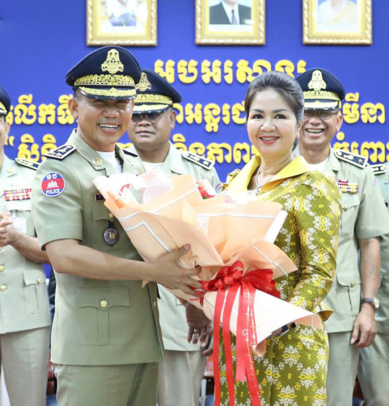 លោក​ឧត្តមសេនីយ៍ទោ សិទ្ធិ ឡោះ និង​លោកស្រី អញ្ជើញ​ជា​អធិបតី​ក្នុង​ពិធី​អបអរសាទរ​ខួប​លើក​ទី​១១៤ ទិវា​អន្តរជាតិ​នារី ៨​មីនា ឆ្នាំ​២០២៥ នៅ​ស្នងការដ្ឋាន​នគរបាល​ខេត្ត​បន្ទាយមានជ័យ​