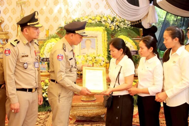 ទុក្ខលំបាក​របស់​មន្ត្រី​ថ្នាក់ក្រោម គឺជា​ទុក្ខលំបាក​របស់​ថ្នាក់​ដឹកនាំ​អង្គភាព​!